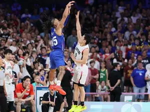 PSA10】Victor Wembanyama RC Prizm #136 - メルカリ