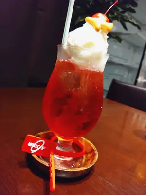 匿名配送】ぼっち・ざ・ろっく！ コラボカフェ アクスタ 缶