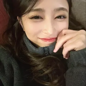 【匿名】乃木坂46 鈴木佑捺　結成15周年記念　5種　レアポ　生写真　座りヨリ 乃木坂46 鈴木佑捺 15周年 生写真 レアポ 座りヨリ - メルカリ