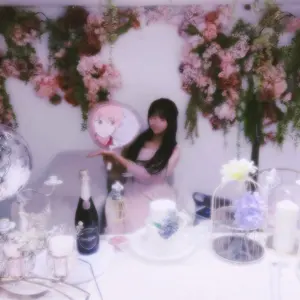 えぶりでいホストトレーディンググリッター缶バッチ ルイ - メルカリ