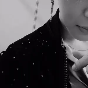 BTS ARIRANGワルツ ワッペン、ピンバッチ装着済トートバッグ