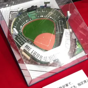 ジオラマ西武球場1/1000展示ケース付 - メルカリ