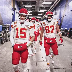 NFL Chiefs マホームズ ユニフォーム - メルカリ