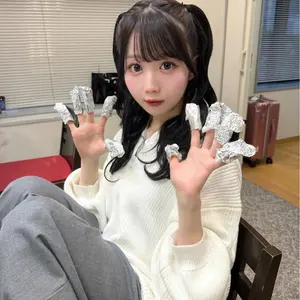 谷崎早耶ちゃん さやうさ ぬいぐるみ - メルカリ