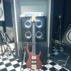 美品】PJB Micro7 Phil Jones Bass【ケース付】 - メルカリ