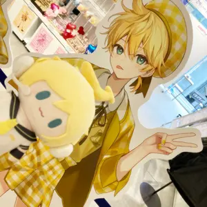 鏡音レン Rella 個展 ホログラム缶バッジ - メルカリ