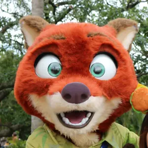 ズートピア ニック 抱き枕 ダイカットクッション ディズニーストア