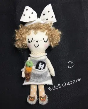 刺繍 キーホルダー ストラップ アガベ チタノタ ハンドメイド - メルカリ