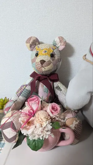 テディベア◇ハンドメイドパッチワーク◇ポシェット付 - メルカリ