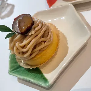 西岡良仁　着用テニスウェア Mサイズ 黒/青/緑 西岡良仁がシェフチェンコに快勝で7月のワシントンDC以来となる