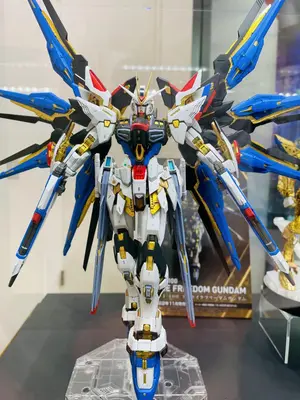 飛ぶ　ウルトラマンティガ　ゴールド　磁気　円谷プロ　海外限定正規品 Amazon.co.jp: 飛ぶ ウルトラマンティガ ゴールド 磁気 円谷プロ