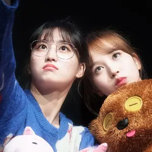 TWICE ナヨン 直筆サイン入り うちわ SmartNews - メルカリ