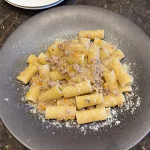 【万博イタリア・バチカン館100個限定】ローマ教皇の紋章ピンバッジ　69/100 万博イタリア・バチカン館100個限定】ローマ教皇の紋章ピンバッジ 69