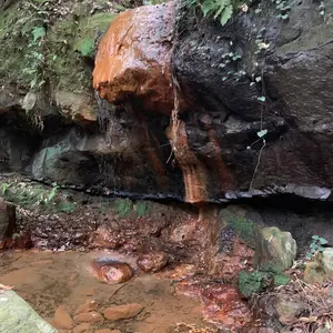 トミカ　ホンダＮ360 香港　ミニカー本体に傷、汚れ、更に窓ガラスにヒビ有り トミカ ホンダN360 香港 ミニカー本体に傷、汚れ、更に窓ガラスにヒビ