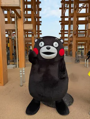 大阪関西万博限定 ミャクミャクとハローキティ ピンバッジ - メルカリ