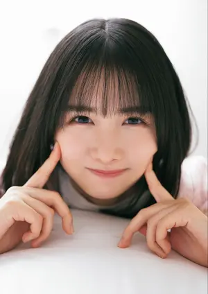 櫻坂46 村山美羽 何歳の頃に戻りたいのか？ 直筆サイン 秘蔵生写真