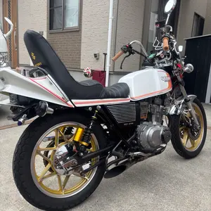 gsx250e ザリgsx400eザリ 三段シートチョビ三 サイドカバー - メルカリ