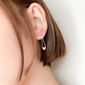 ラスト1・【K18】ツイストフープ 大人かわいい - メルカリ