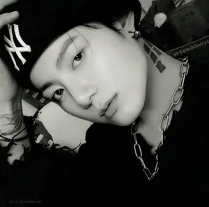 BTS JUNGKOOK フィルム風♡ブックマーク 15×15㎝ - メルカリ