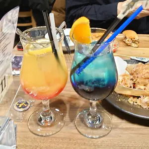 ユーリ!!! on ICE クリアファイル 三井住友 VISAカード 非売品 - メルカリ