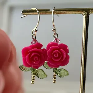 ハンドメイド⭐️ピアス5117⭐️1点もの スワロフスキー ハートピアス