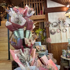 商品NO.39/青が好きな方へ♪そのまま飾れるプリザーブドフラワー