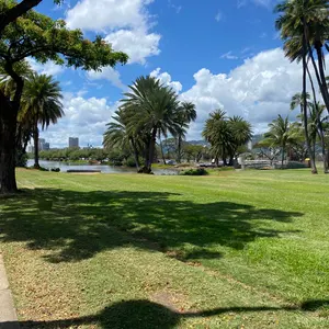 ご当地キティ 日光 サル 栃木 いちご 餃子 広島 宮島5個セット - メルカリ