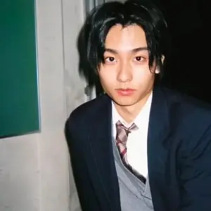 値下げ‼️ 海外限定版 ピカチュウゴールドカード メタリック仕様