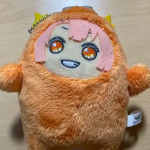 すとぷり 7周年グッズ ころん 等身 ハート缶バッジ - メルカリ