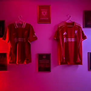 新品未使用】 リバプール長袖 25/26 選手仕様 オーセンティック - メルカリ