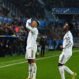 21/22 レアル・マドリード ホーム 20番 ヴィニシウス 長袖ユニフォーム 21/22 レアル・マドリード ホーム 20番 ヴィニシウス 長袖ユニフォーム