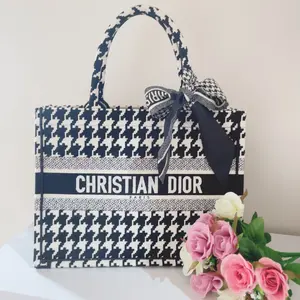 公式売り切れ】CHANELホリデー2025ハイライト&チーク997 - メルカリ