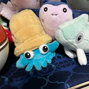 ガラスのカタツムリのポプリ入れ - メルカリ