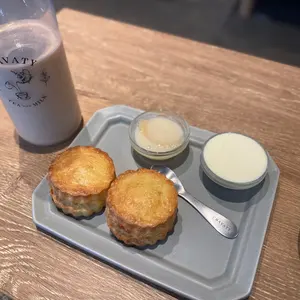 極美品✨MIUMIU エナメルメタル ヘアクリップ ホワイト ゴールド