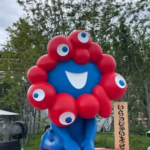 万博　ミャクミャク　黒　カラビナ付き　ぬいぐるみ　座り　チャーム 万博 ミャクミャク 黒 カラビナ付き ぬいぐるみ 座り チャーム
