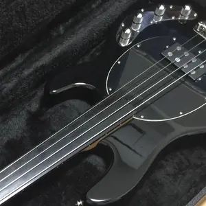 Fender ベースアンプ用キャビネット B115CE 8Ω 250W - メルカリ