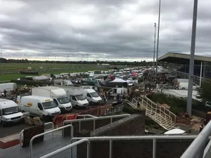 レア◯H.B &CIE LUCIE ショワジー・ル・ロワ 大皿 N-855 - メルカリ