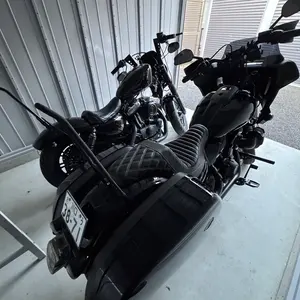 ヤマハ　SR400 SR500 ペイトンプレイス ローダウンシート　表面破れ無し ヤマハ SR400 SR500 ペイトンプレイス ローダウンシート 表面破れ無し