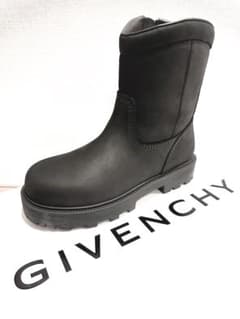 新品 Givenchy Storm Nubuck ヌバックレザーブーツ 40 新品 Givenchy Storm Nubuck ヌバックレザーブーツ 40 - メルカリ