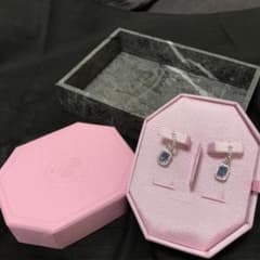 スワロフスキー Una ドロップピアス オクタゴンカット ブルー - メルカリ