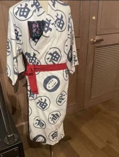 【完売品】ジブリパーク限定　千と千尋の神隠し　浴衣　油屋柄(大人) 完売品】ジブリパーク限定 千と千尋の神隠し 浴衣 油屋柄(大人) - メルカリ