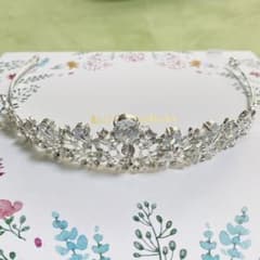 ティアラ　With White（ウィズホワイト）のサムネイル