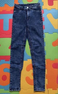 H&M Divided ダークブルー スキニージーンズ EUR 36のサムネイル