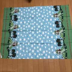 北欧風 くまの家とリンゴ柄 生地 はぎれのサムネイル