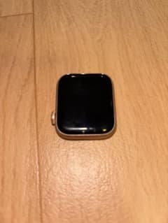 Apple Watch SE 40mm ピンクゴールド　本体のサムネイル