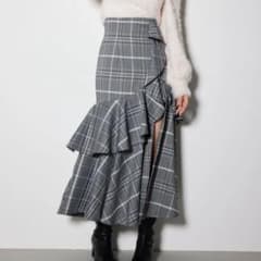 rienda チェックフリルスリットスコートショートパンツ（グレー）のサムネイル