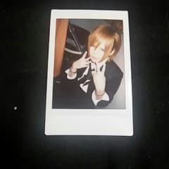 R指定 マモ チェキのサムネイル
