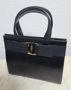 フェラガモ ヴァラリボン ハンドバッグ 2way 黒ブラック ゴールド金具 