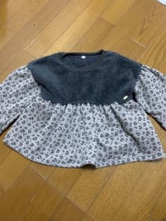 裏起毛のトップスのサムネイル