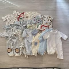 新生児肌着とロンパース15点セット　まとめ売りのサムネイル